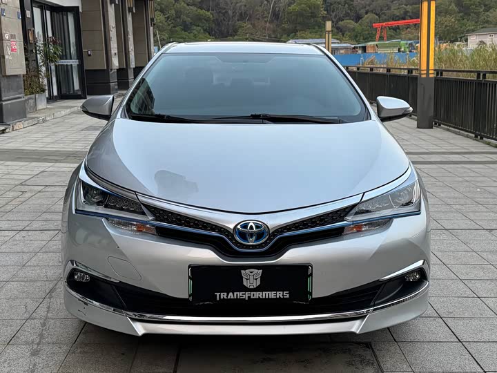 Фото 2 - Toyota Corolla Hybrid