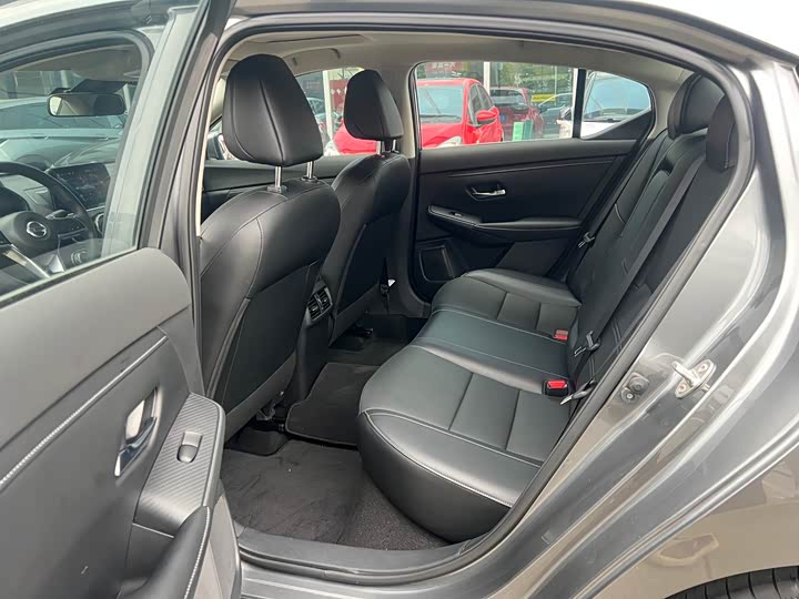 Фото 4 - Nissan Sylphy