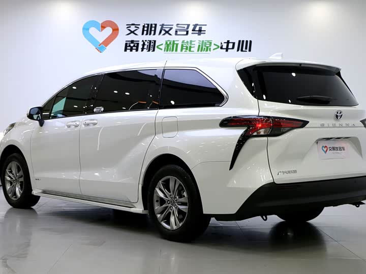 Photo 4 - Toyota Sienna