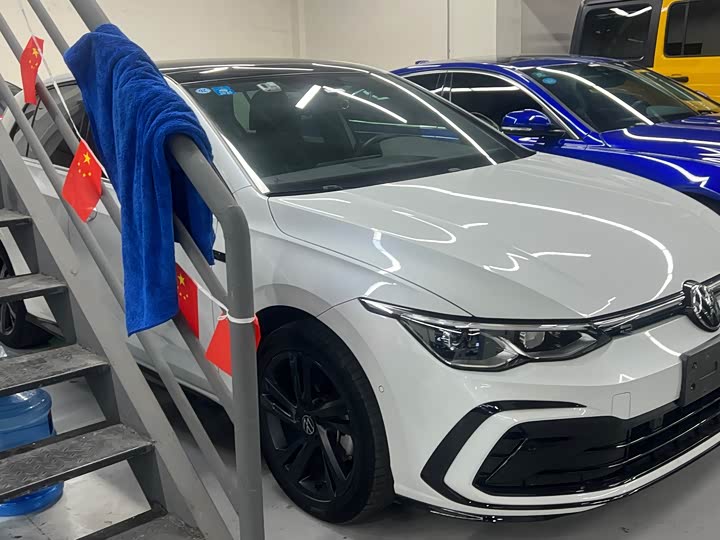 Фото 3 - Volkswagen Golf