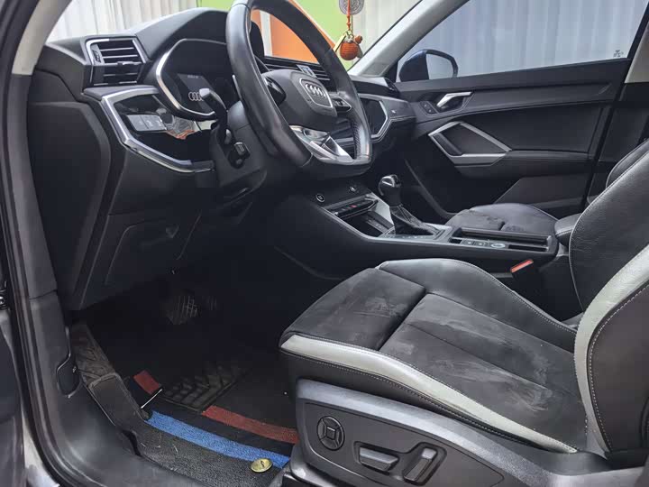 Фото 4 - Audi Q3