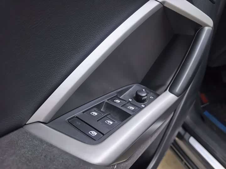 Фото 5 - Audi Q3