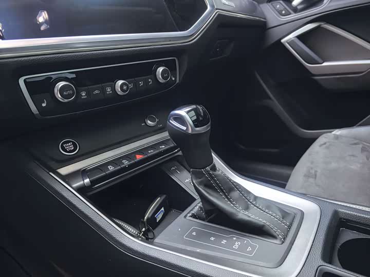 Фото 7 - Audi Q3