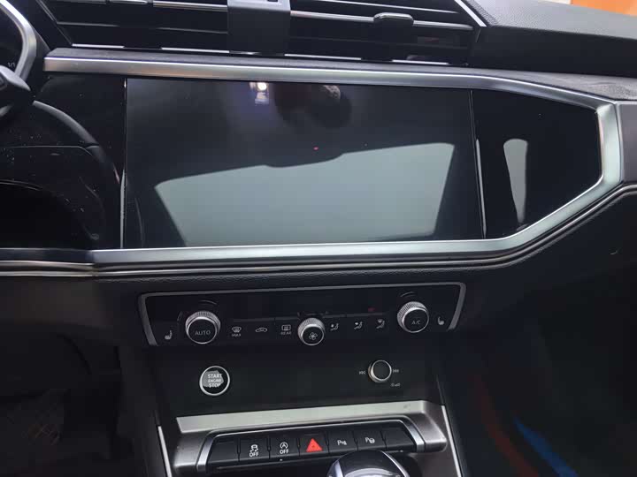 Фото 8 - Audi Q3