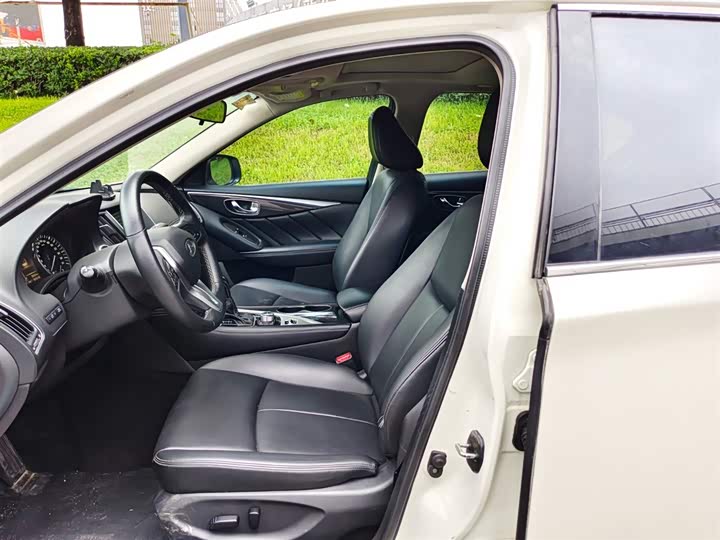 Фото 8 - Infiniti Q50L