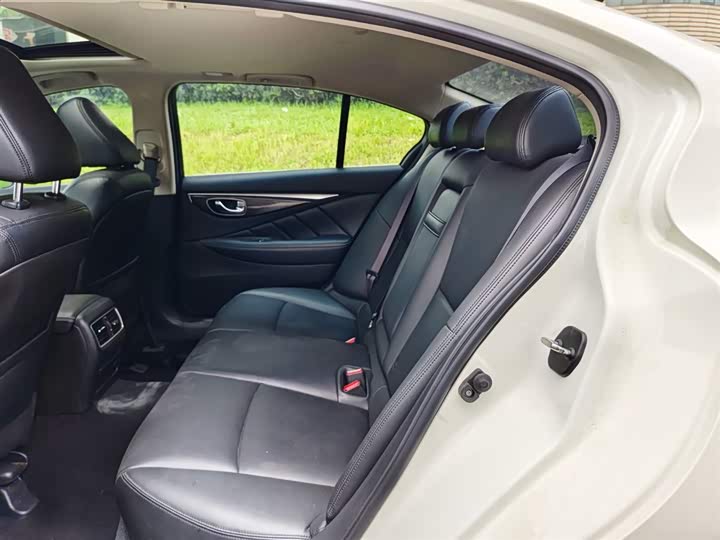 Фото 9 - Infiniti Q50L