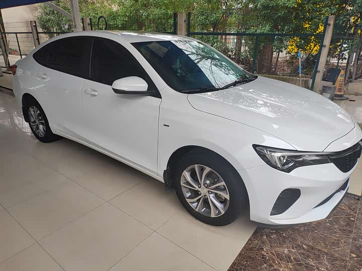 Photo 3 - Buick Verano