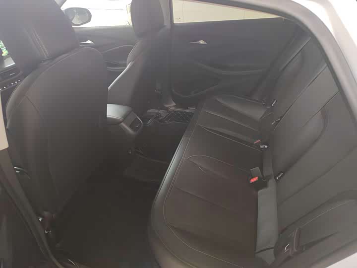 Photo 5 - Buick Verano