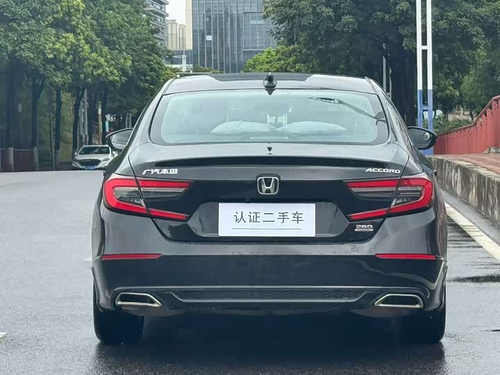 Фото 3 - Honda Accord