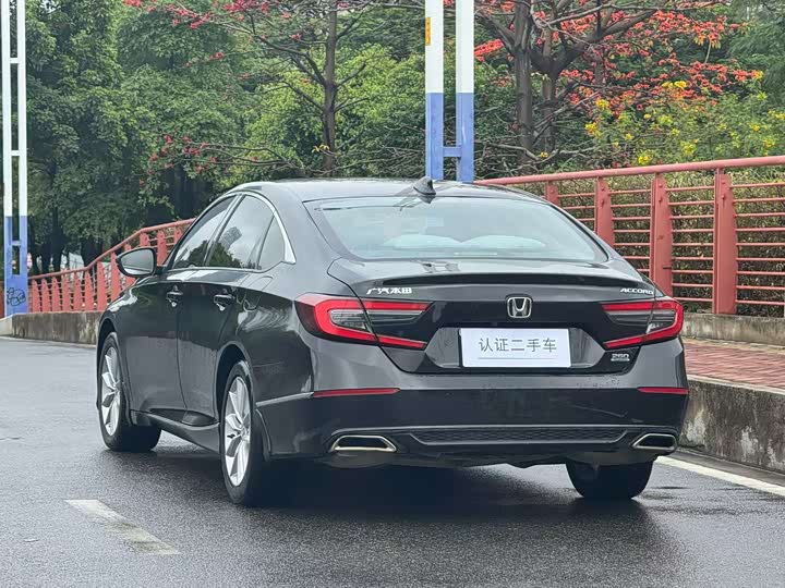 Фото 5 - Honda Accord
