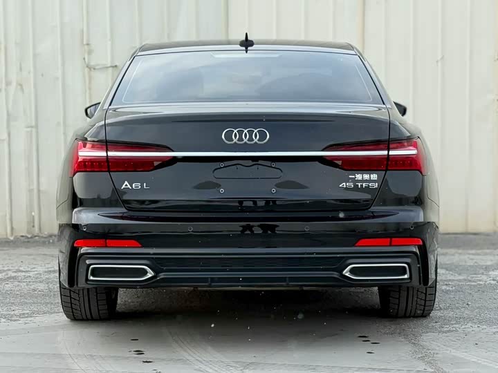 Фото 8 - Audi A6L
