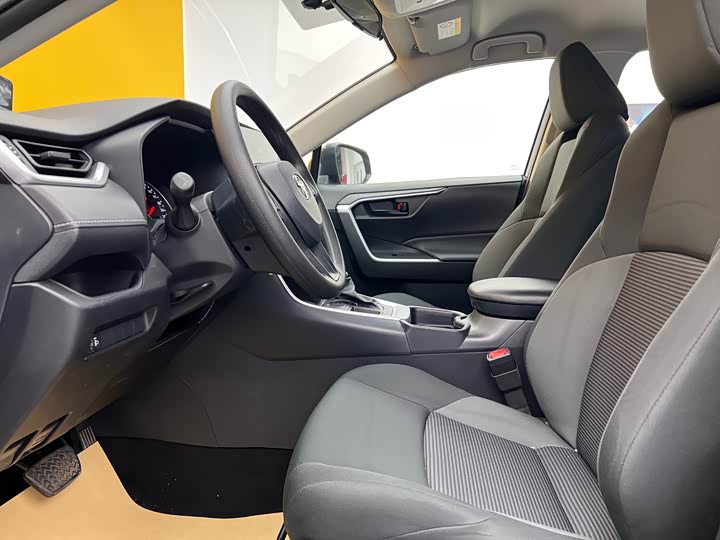 Фото 3 - Toyota Wildlander