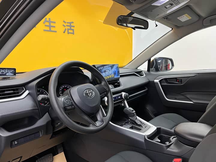 Фото 4 - Toyota Wildlander