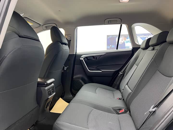 Фото 8 - Toyota Wildlander