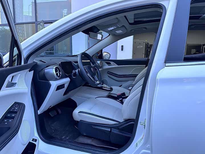 Фото 5 - BYD Yuan Pro