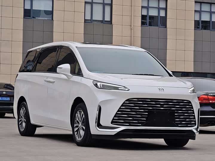 Фото 3 - Buick GL8 ES