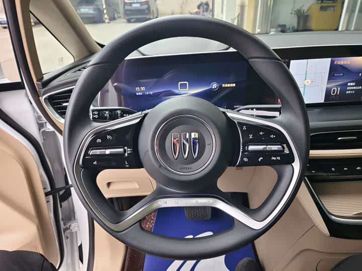 Фото 9 - Buick GL8 ES