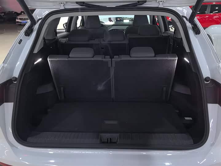 Фото 4 - Audi Q5 e-tron