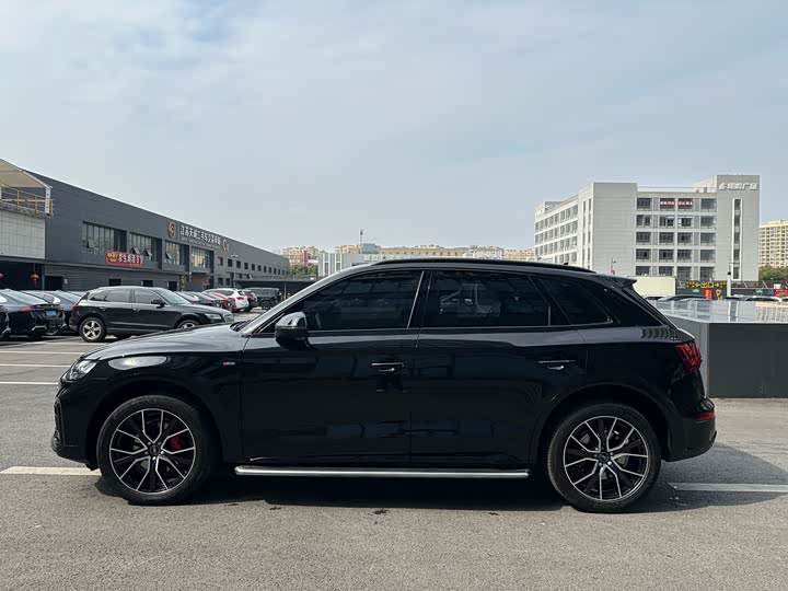 Фото 4 - Audi Q5L