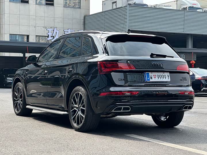 Фото 5 - Audi Q5L