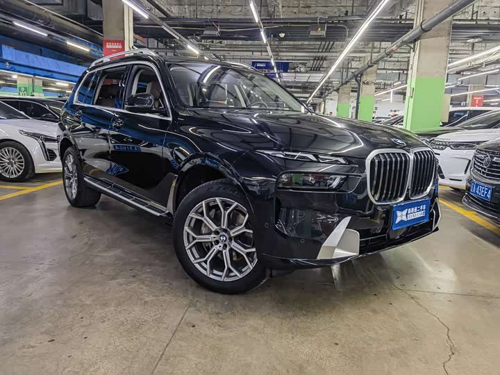 Фото 3 - BMW X7