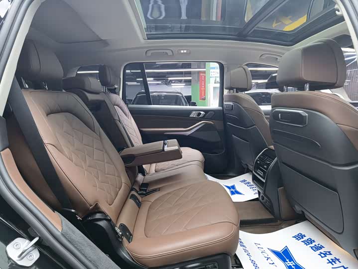 Фото 9 - BMW X7
