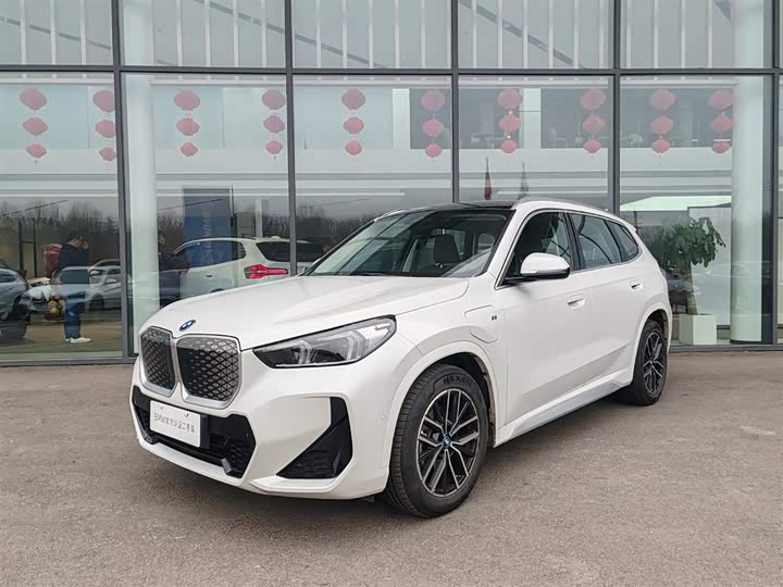 Фото 1 - BMW iX1