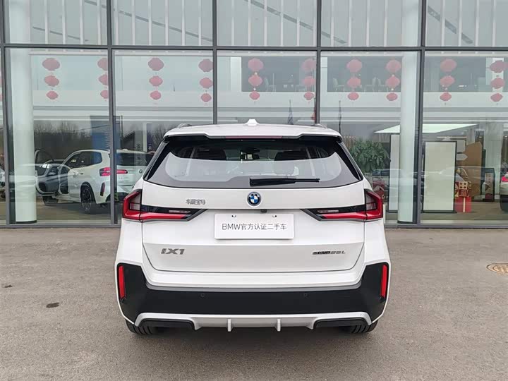 Фото 4 - BMW iX1