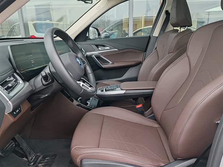 Фото 6 - BMW iX1