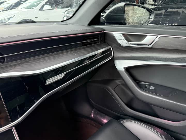 Фото 7 - Audi A6L