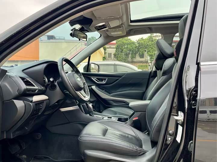 Фото 8 - Subaru Forester