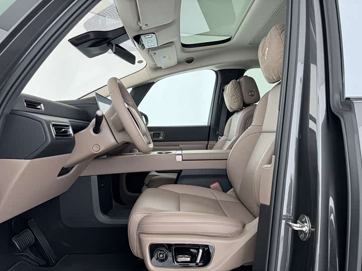 Фото 3 - LiXiang Mega