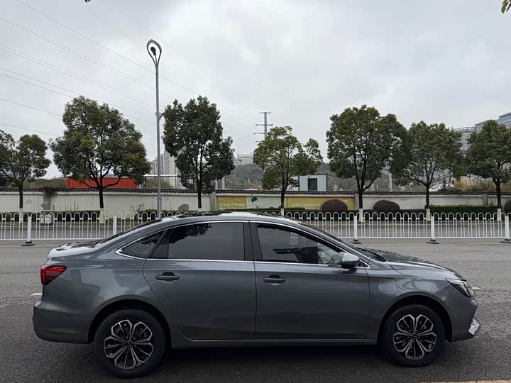 Фото 2 - Roewe i6 Max EV