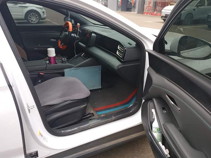 Фото 8 - BYD Qin L