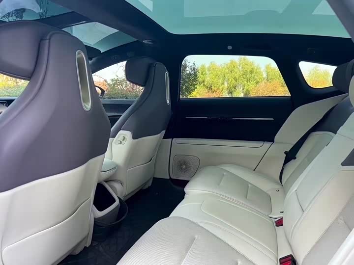 Фото 6 - Avatr 12