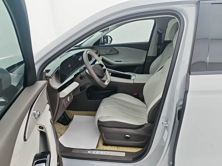 Фото 9 - Exeed RX C-DM Hybrid