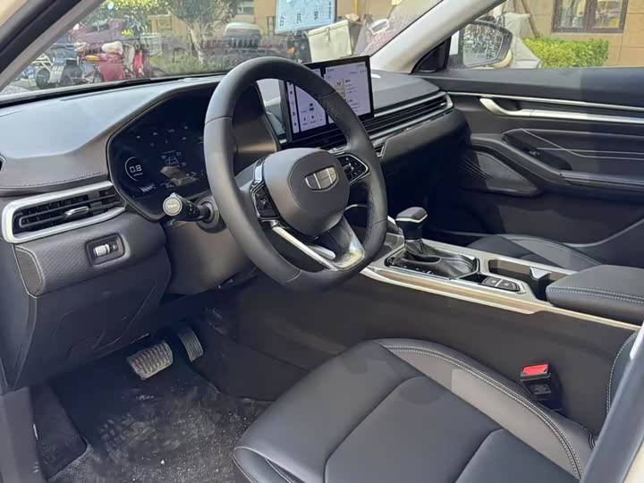 Фото 6 - Geely Emgrand