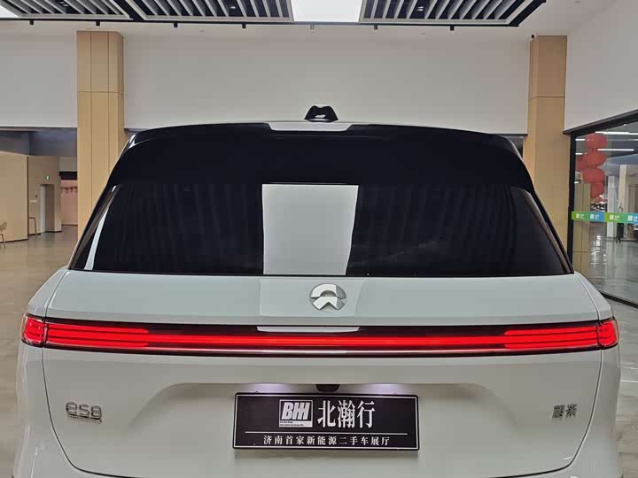 Фото 2 - Nio ES8