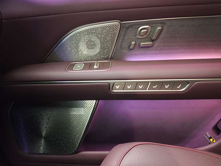 Фото 7 - Nio ES8