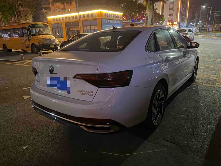 Фото 2 - Volkswagen Sagitar L