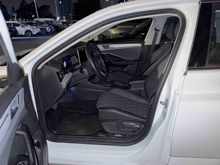 Фото 5 - Volkswagen Sagitar L