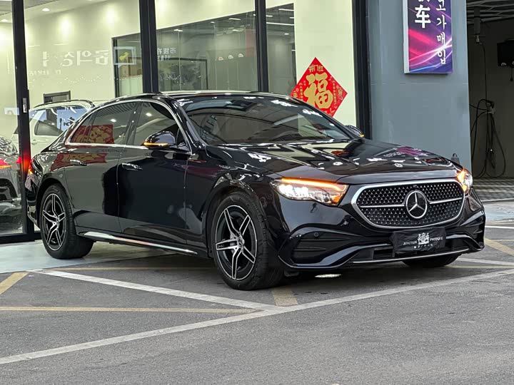 Photo 3 - Mercedes-Benz E-Class