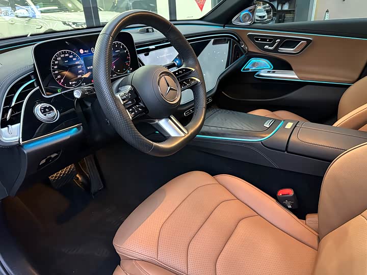 Photo 4 - Mercedes-Benz E-Class