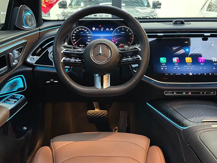 Photo 5 - Mercedes-Benz E-Class