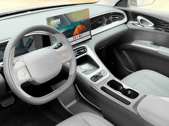 Фото 4 - Geely Galaxy Geome