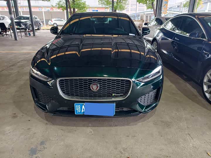 Фото 2 - Jaguar XE L