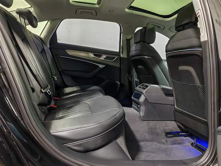 Фото 6 - Audi A6L