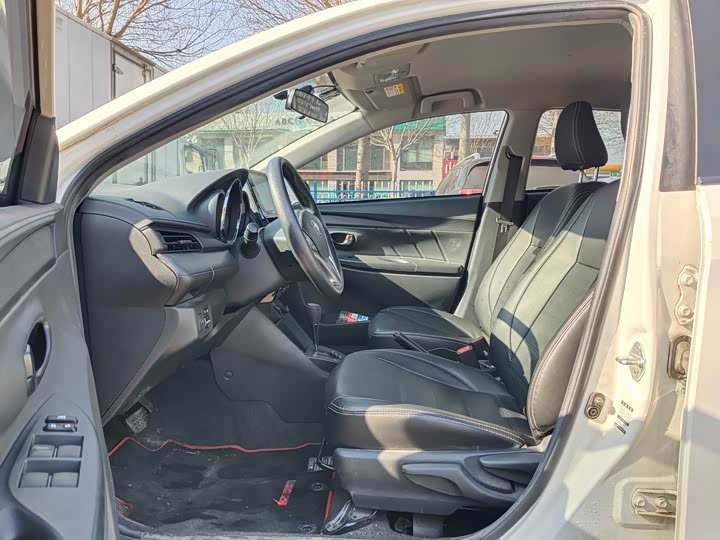 Фото 4 - Toyota Vios