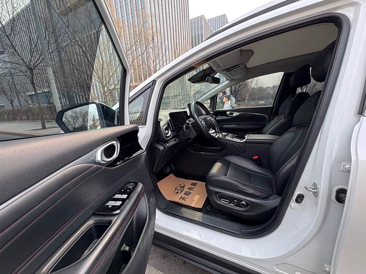 Photo 6 - GAC Aion V