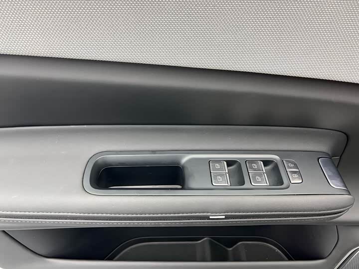 Photo 5 - Polestar 4